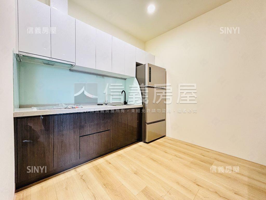 近捷運三和國中站雙車位房屋室內格局與周邊環境