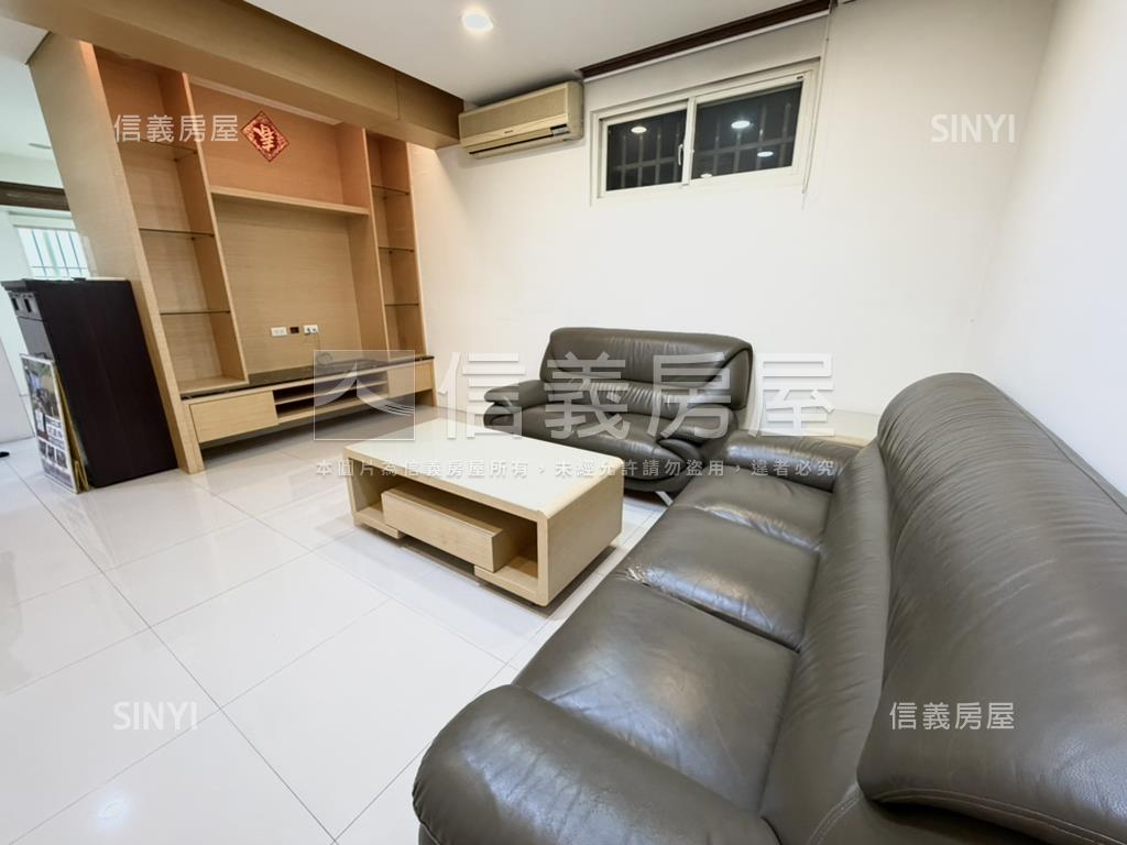 捷運邊間雙衛浴美寓房屋室內格局與周邊環境