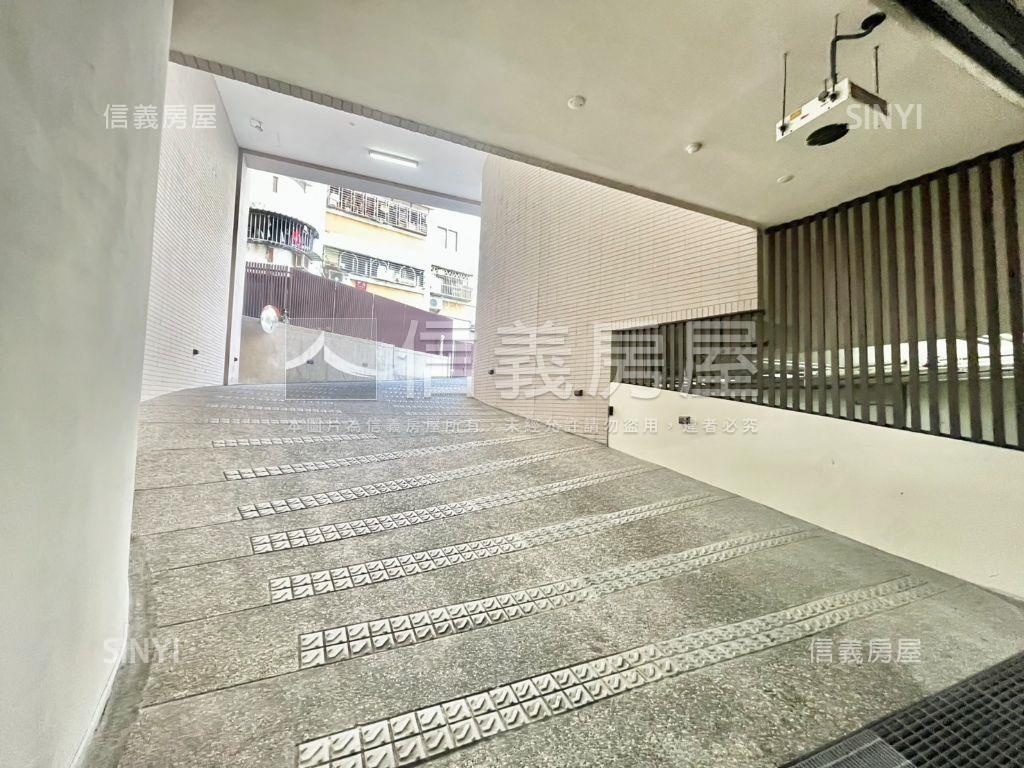 翠堤河岸採光佳大三房平車房屋室內格局與周邊環境