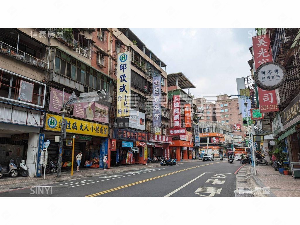 民安路黃金二樓房屋室內格局與周邊環境