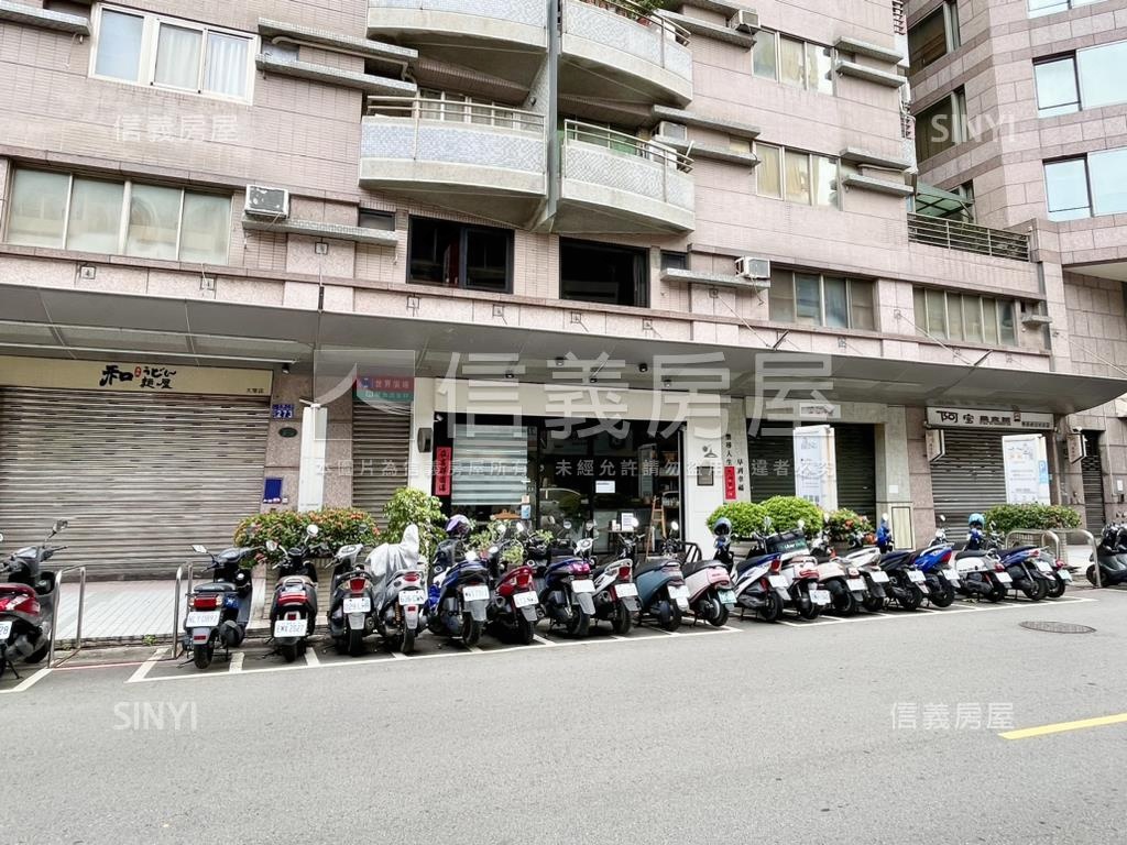 【專任】近捷運大面寬店面房屋室內格局與周邊環境