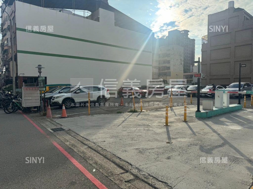 河北路一樓黃金店面房屋室內格局與周邊環境