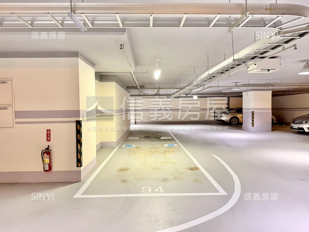 柏克萊精緻２房車位房屋室內格局與周邊環境