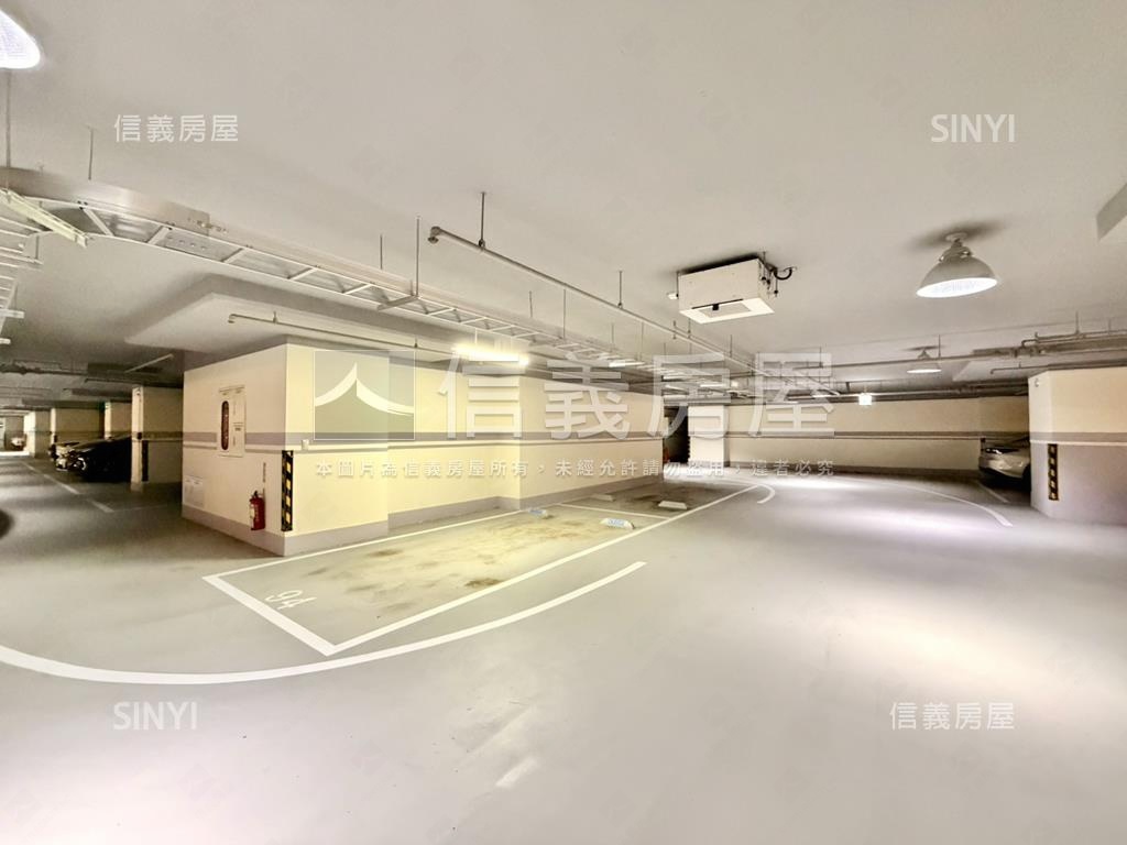 柏克萊精緻２房車位房屋室內格局與周邊環境