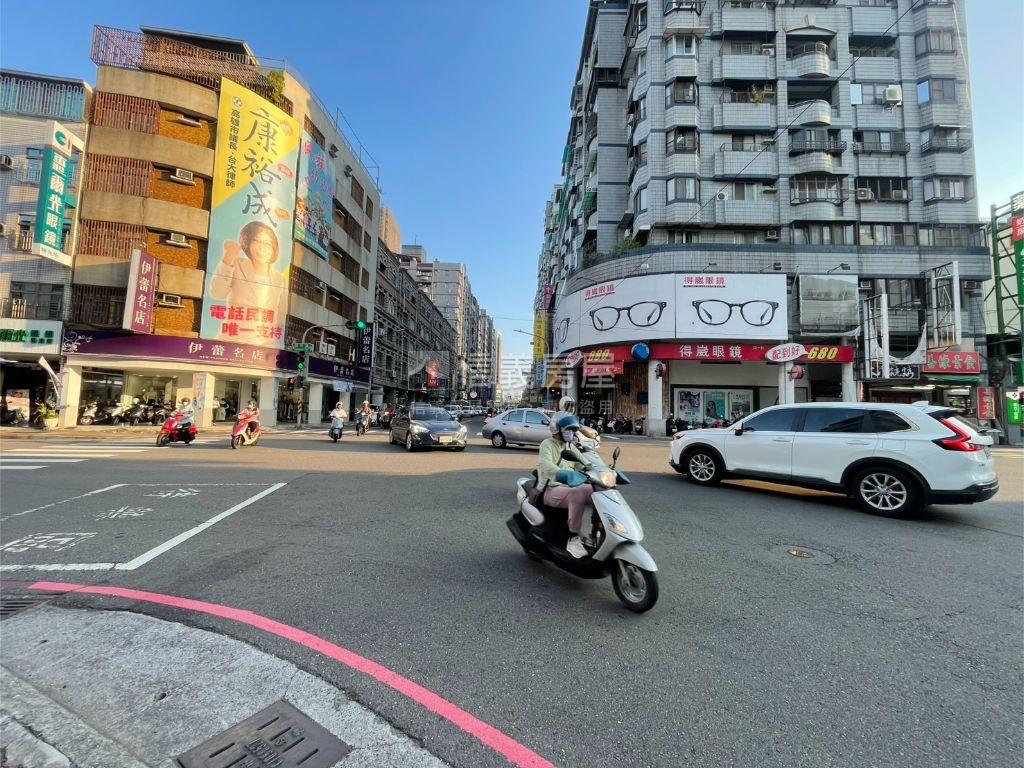 覺民路霸氣熱鬧透店Ｉ房屋室內格局與周邊環境