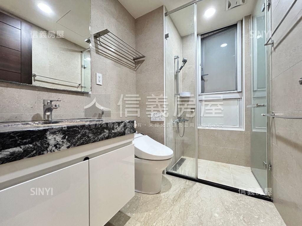 世界之翼｜面河畔大三房房屋室內格局與周邊環境