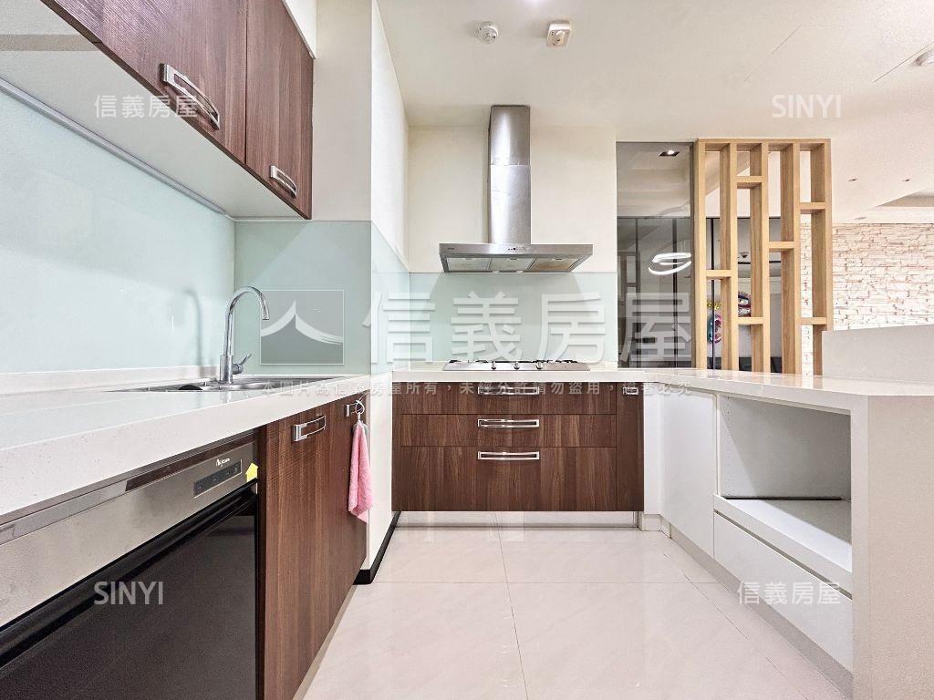 世界之翼｜面河畔大三房房屋室內格局與周邊環境