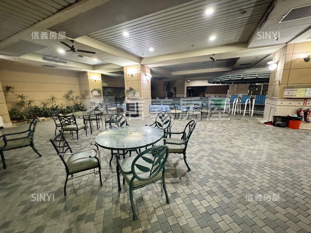 專！捷運文心崇德凱撒假期房屋室內格局與周邊環境