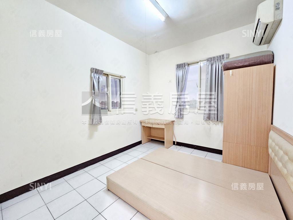 稀有近龍岡國小電梯大兩房房屋室內格局與周邊環境