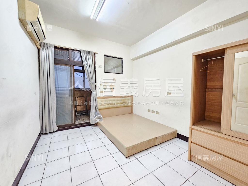 稀有近龍岡國小電梯大兩房房屋室內格局與周邊環境