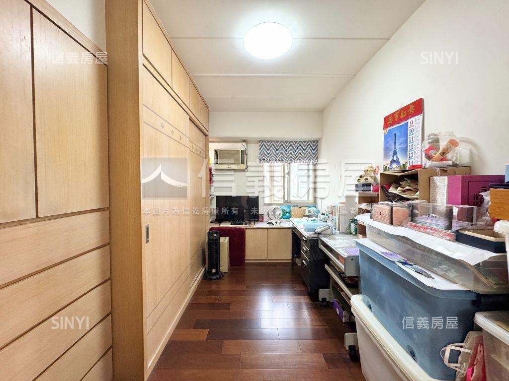 愛丁堡溫馨大器四房房屋室內格局與周邊環境