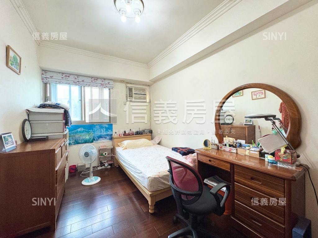 愛丁堡溫馨大器四房房屋室內格局與周邊環境