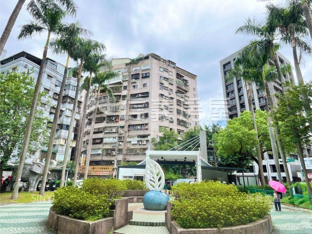 愛丁堡溫馨大器四房房屋室內格局與周邊環境