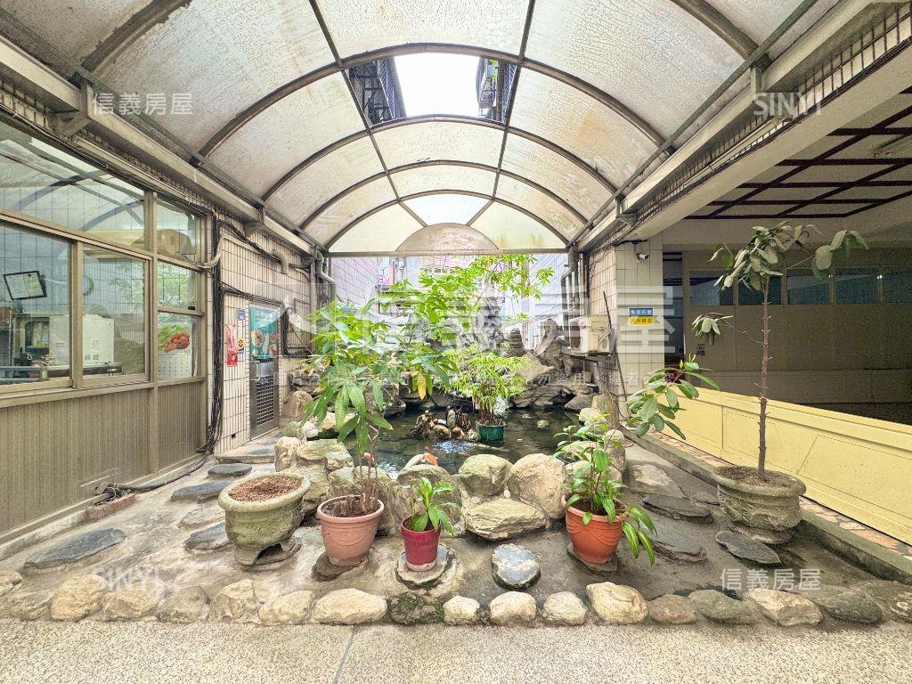 愛丁堡溫馨大器四房房屋室內格局與周邊環境