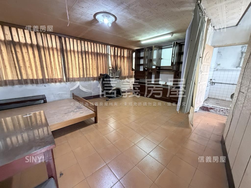 大甲鎮瀾宮旁金店面房屋室內格局與周邊環境