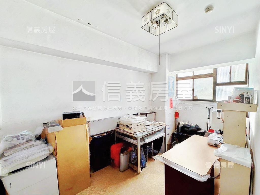 忠駝國宅經典三房雙衛房屋室內格局與周邊環境