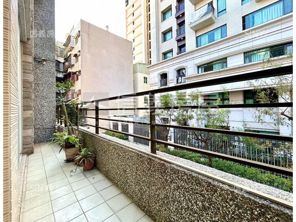 鼓山輕軌面寬車墅房屋室內格局與周邊環境