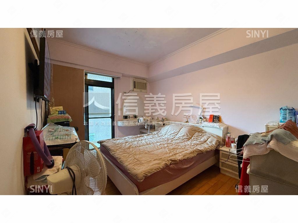 公園旁電梯四房車位房屋室內格局與周邊環境