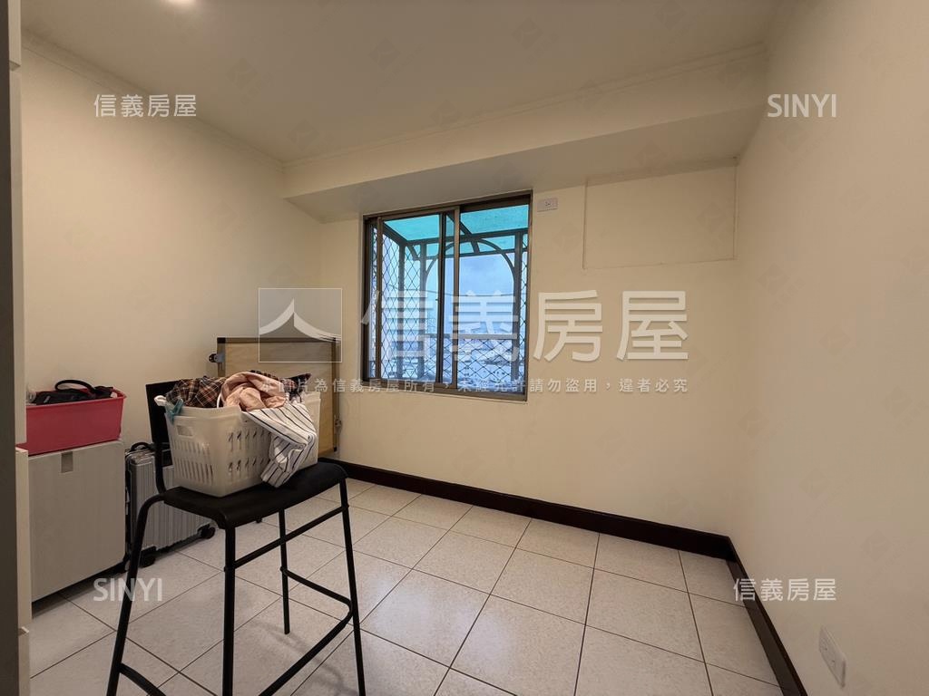 採光好景東帝士四房車位房屋室內格局與周邊環境