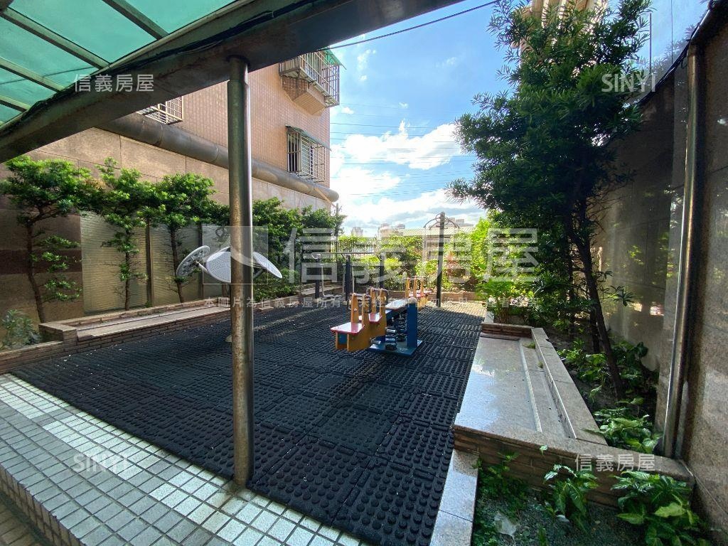 採光好景東帝士四房車位房屋室內格局與周邊環境