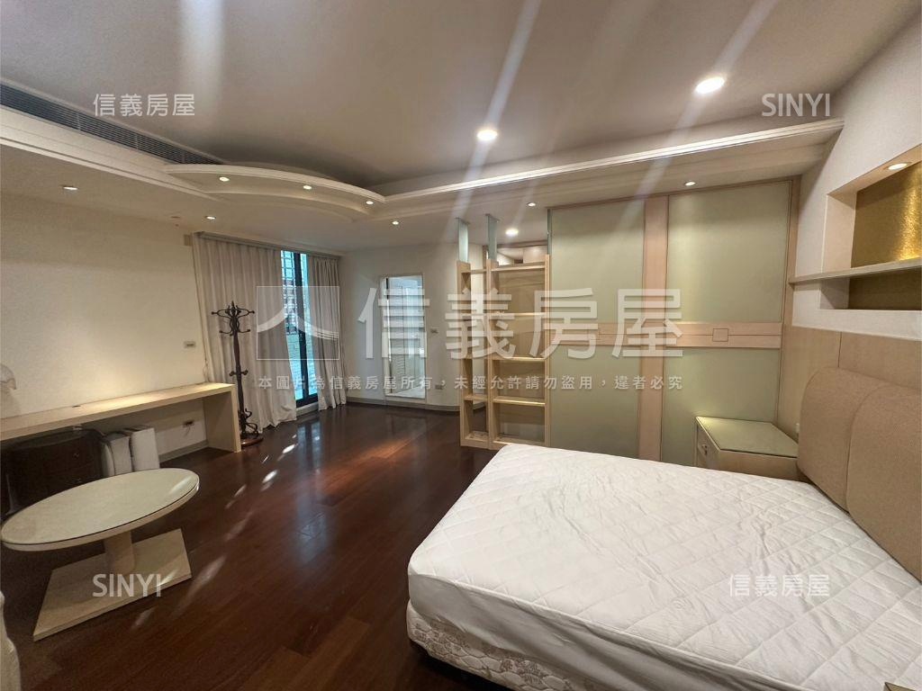 寰宇層峰裝潢別墅房屋室內格局與周邊環境