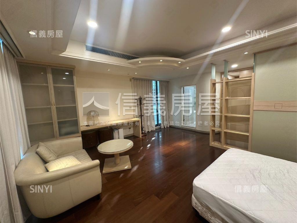 寰宇層峰裝潢別墅房屋室內格局與周邊環境