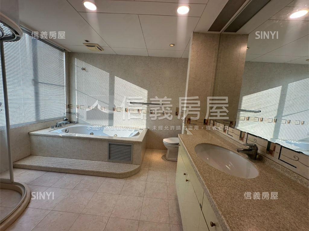 寰宇層峰裝潢別墅房屋室內格局與周邊環境