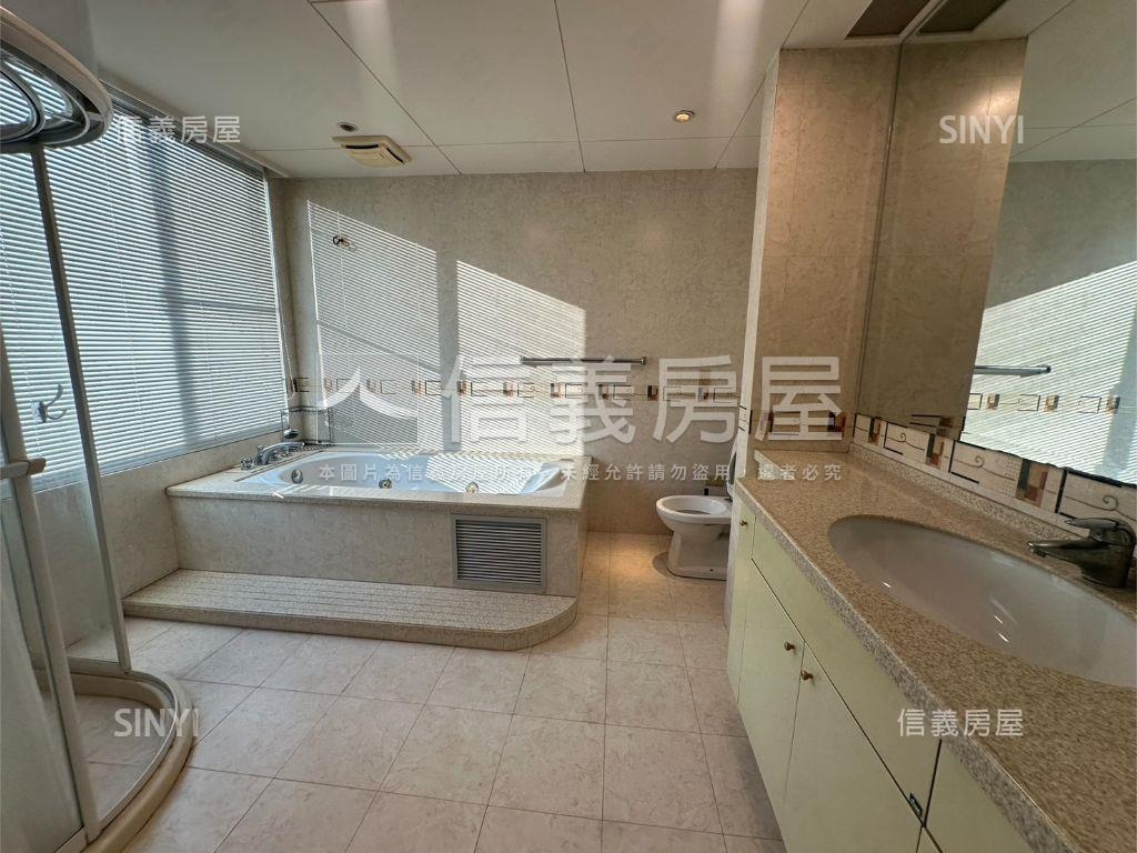 寰宇層峰裝潢別墅房屋室內格局與周邊環境