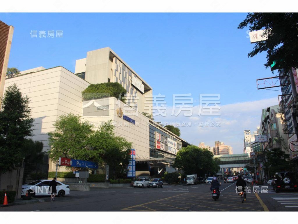 寰宇層峰裝潢別墅房屋室內格局與周邊環境