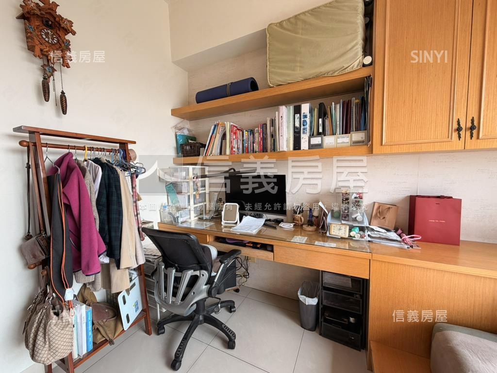 近鳳山國中捷運｜三房平車房屋室內格局與周邊環境