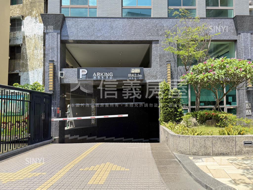 Ｊ時尚高樓景觀三房平車房屋室內格局與周邊環境