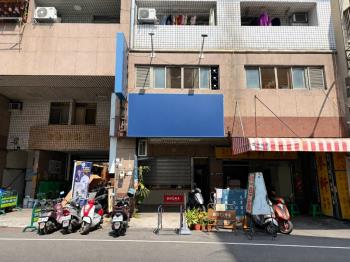 正北平路雙平車店面