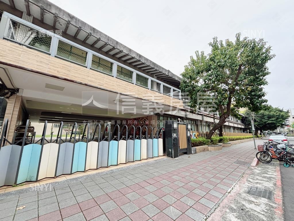 正面民權國小絕景四房房屋室內格局與周邊環境