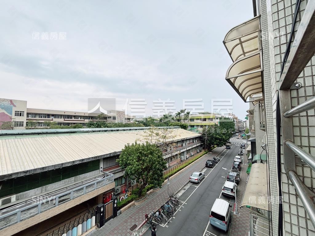 正面民權國小絕景四房房屋室內格局與周邊環境