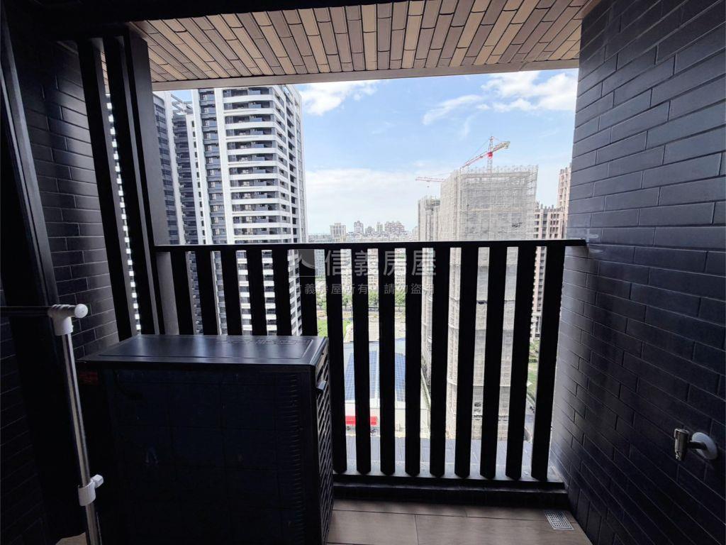 眺望漁光裝潢兩房車位房屋室內格局與周邊環境