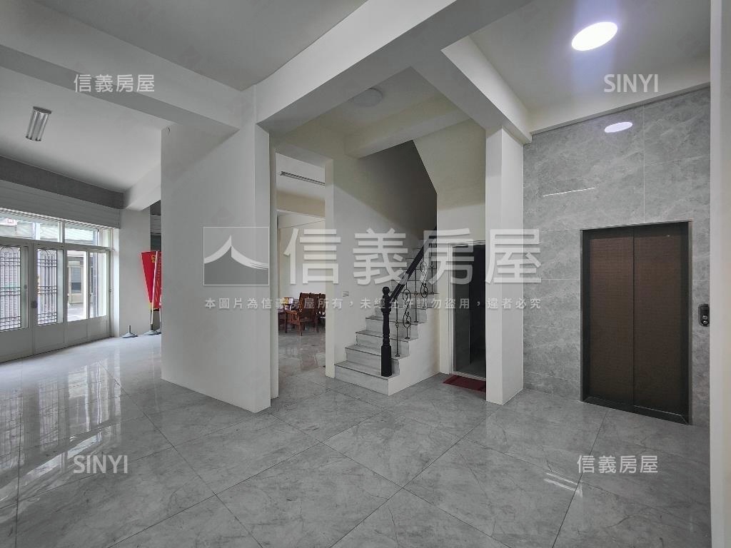 鹿港富景金鑽大面寬角店房屋室內格局與周邊環境