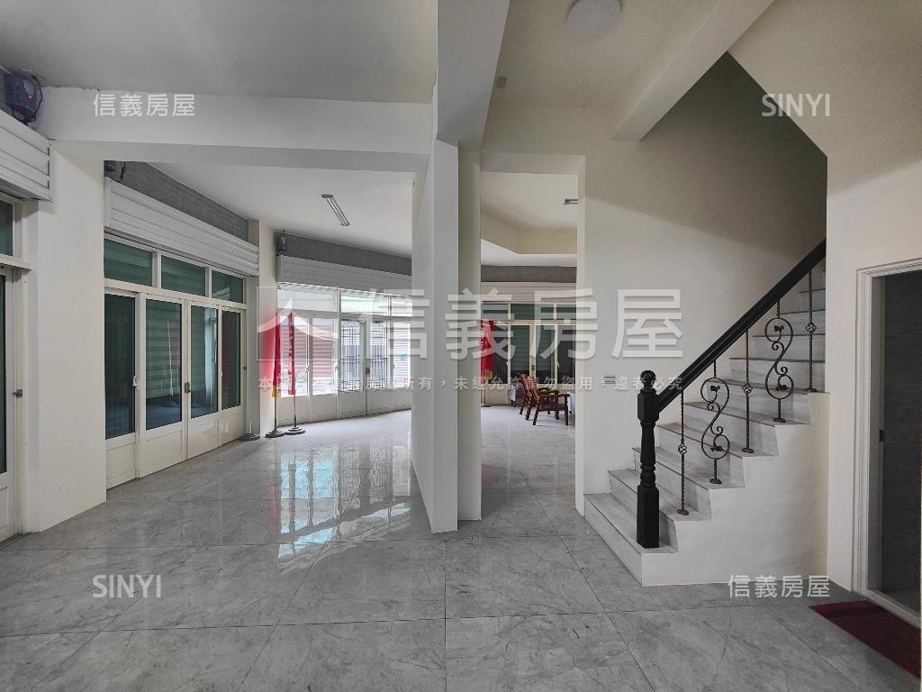 鹿港富景金鑽大面寬角店房屋室內格局與周邊環境