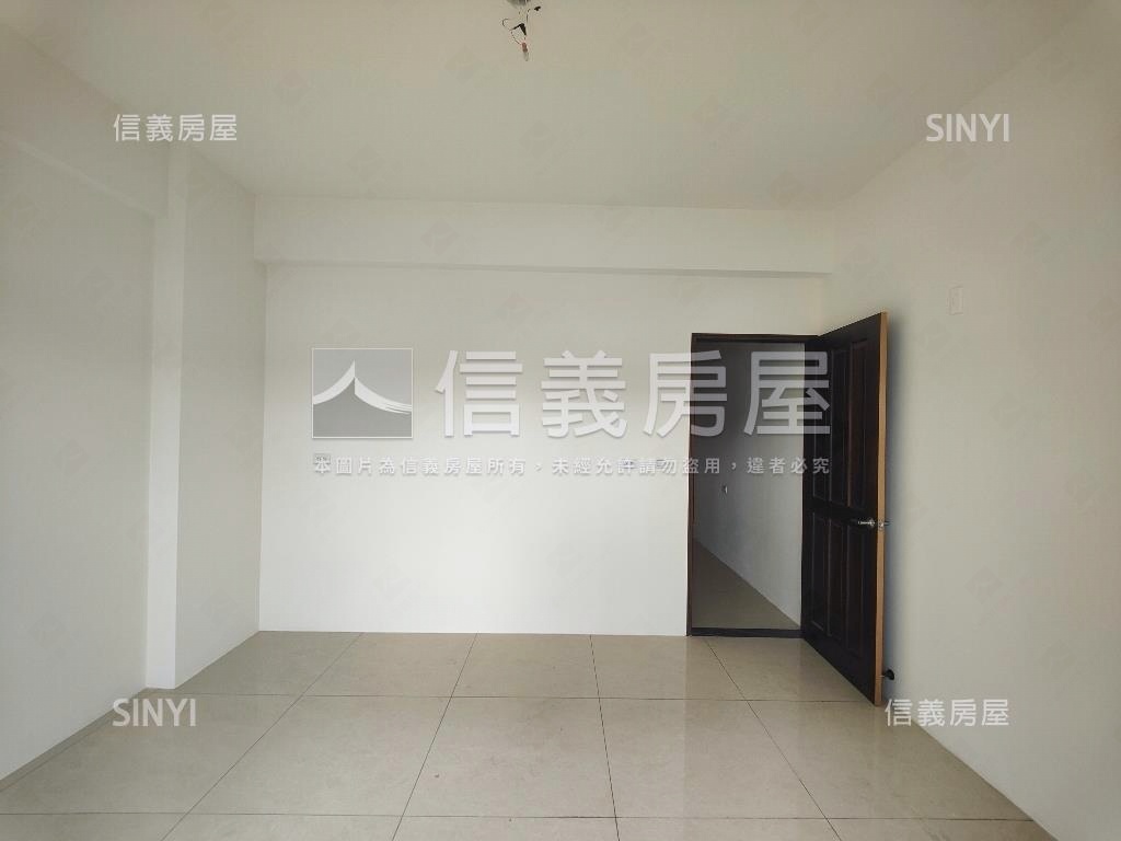 鹿港富景金鑽大面寬角店房屋室內格局與周邊環境