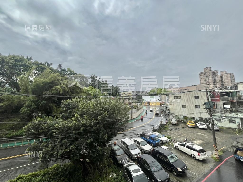 品山月三房房屋室內格局與周邊環境