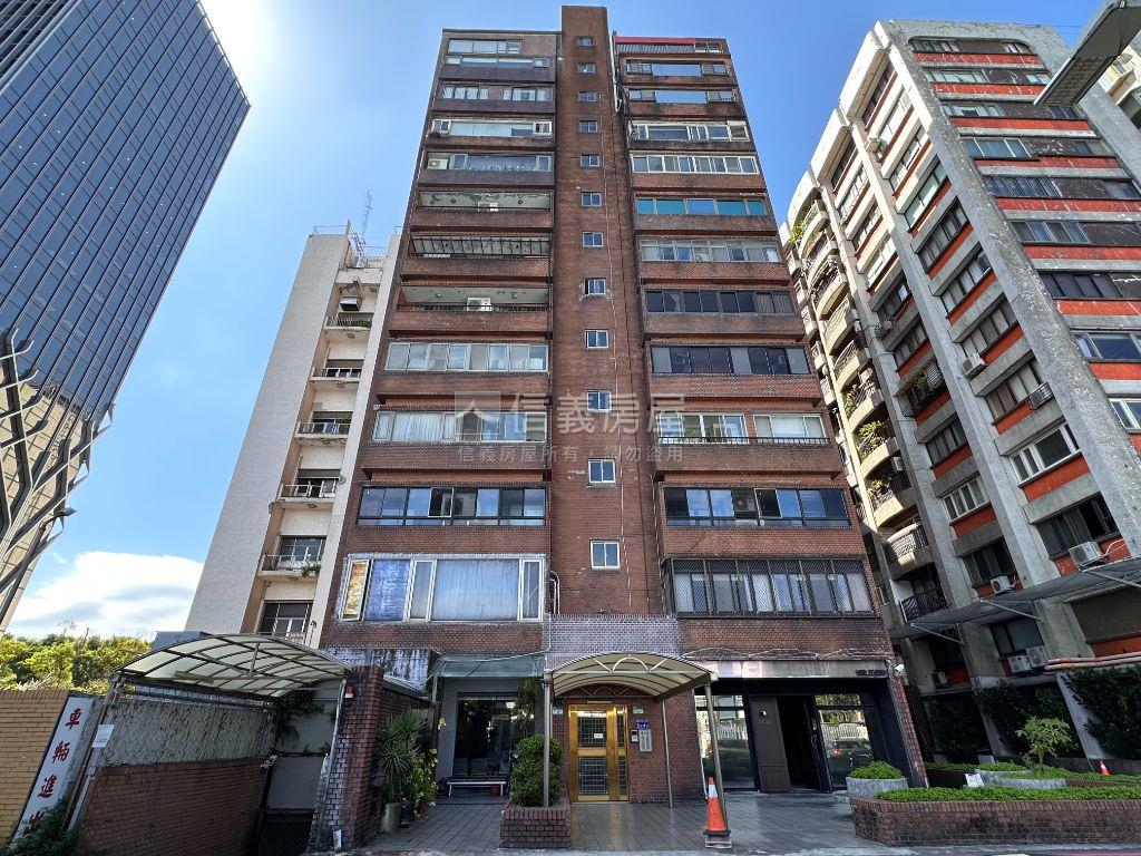 敦北雙層樓景觀車位房屋室內格局與周邊環境