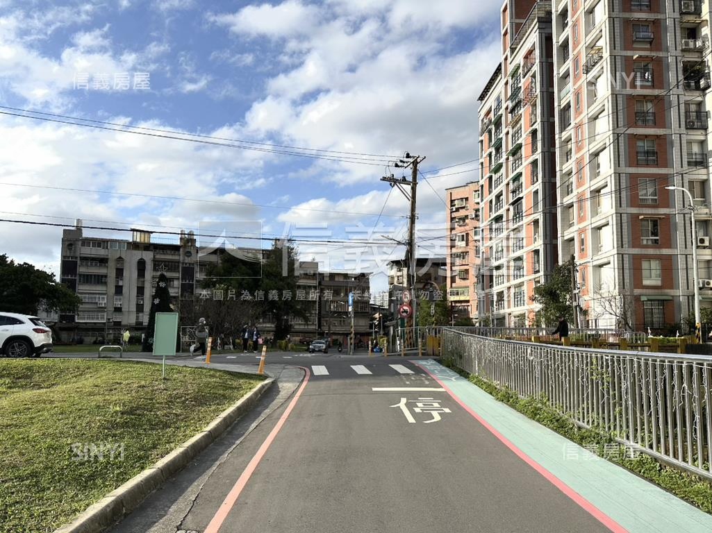 新店七張站☆稀有住宅用地房屋室內格局與周邊環境