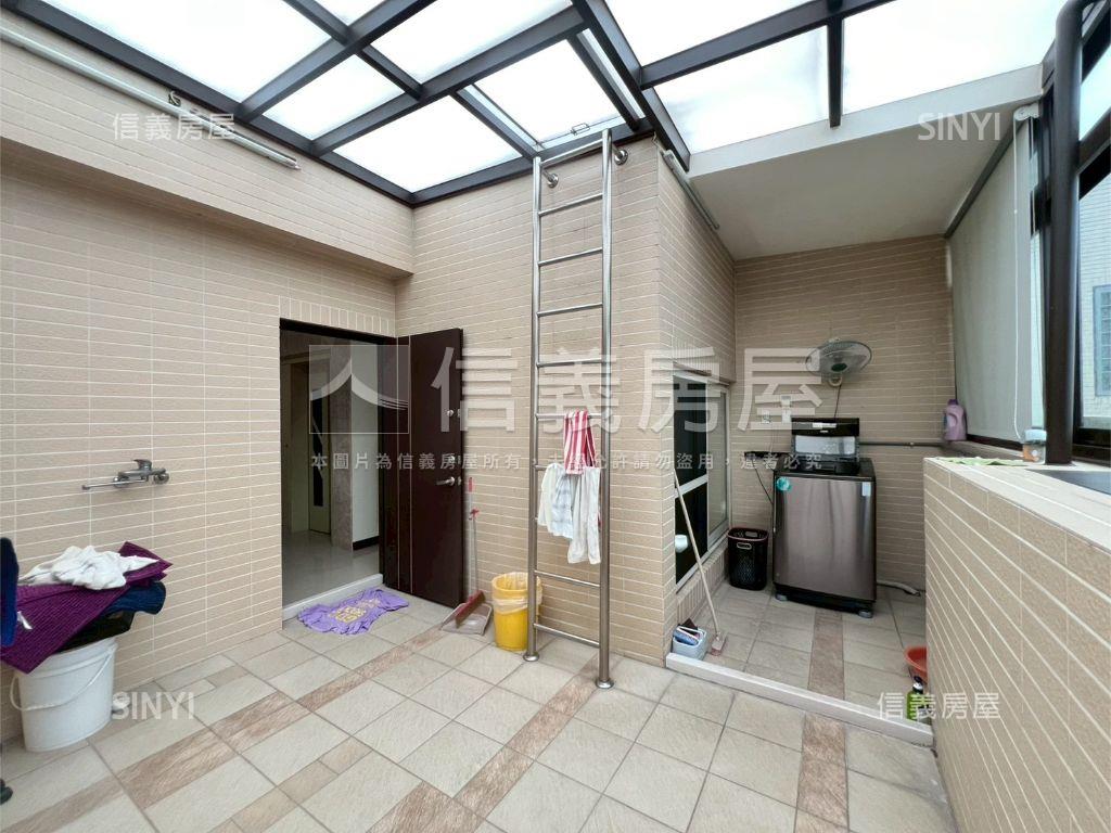 ♕英倫質感｜低調奢華別墅房屋室內格局與周邊環境