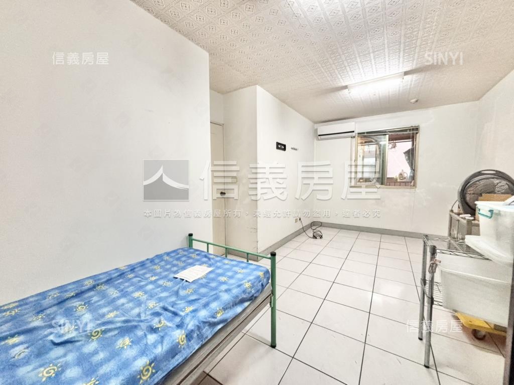 首選套房，獨立陽台及廚房房屋室內格局與周邊環境