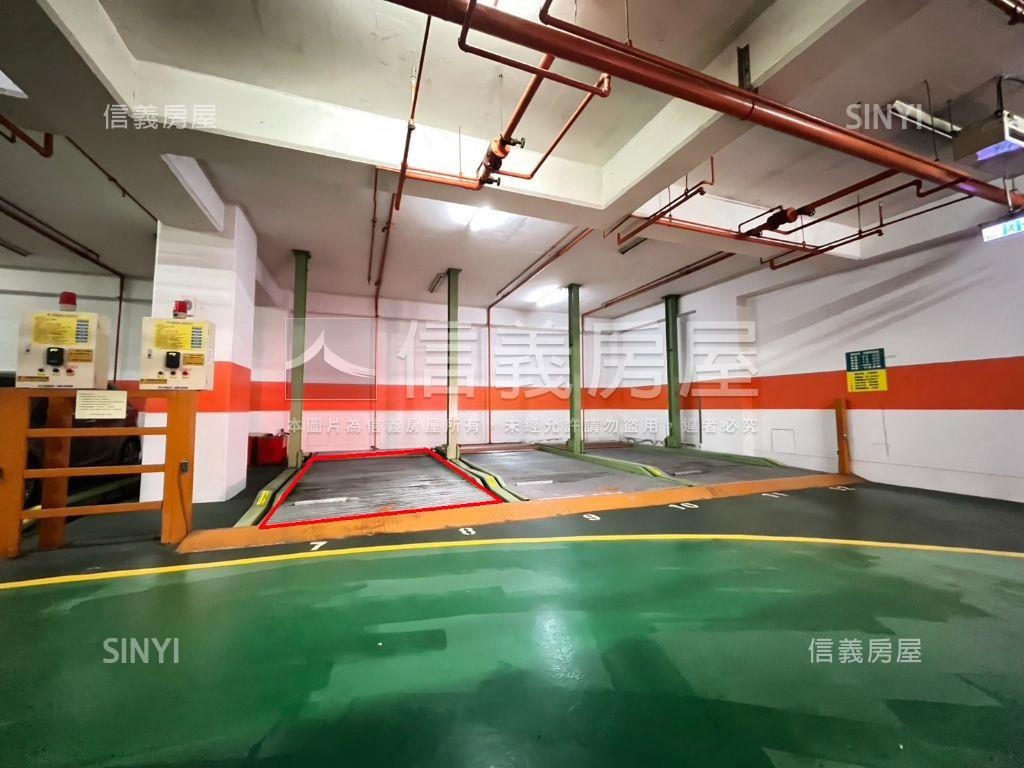 戀戀摩兒三房機械車位房屋室內格局與周邊環境