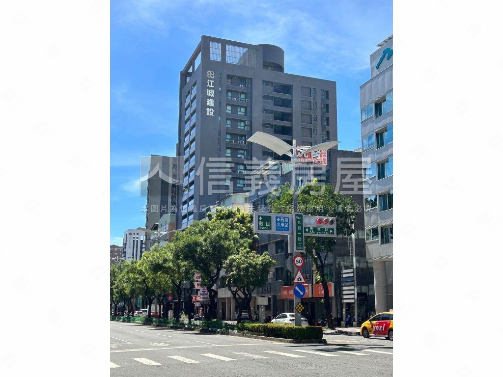 戀戀摩兒三房機械車位房屋室內格局與周邊環境