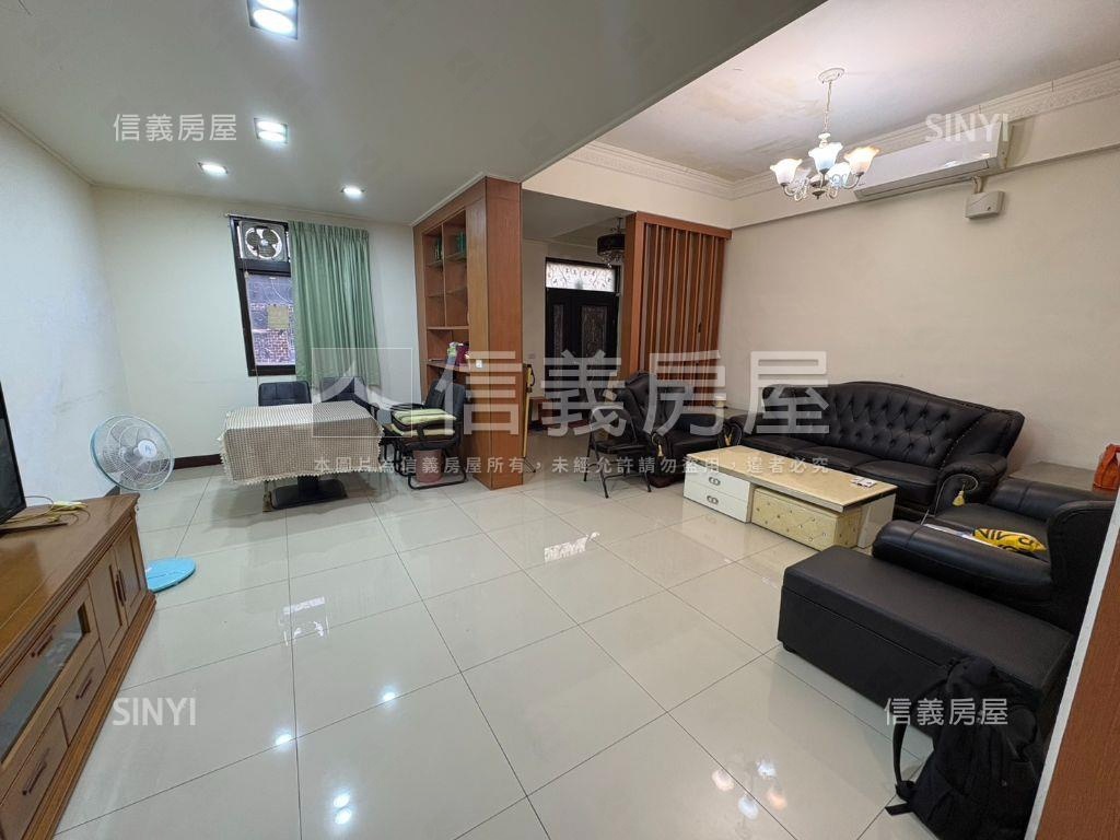 近南亞前後臨路美透天房屋室內格局與周邊環境