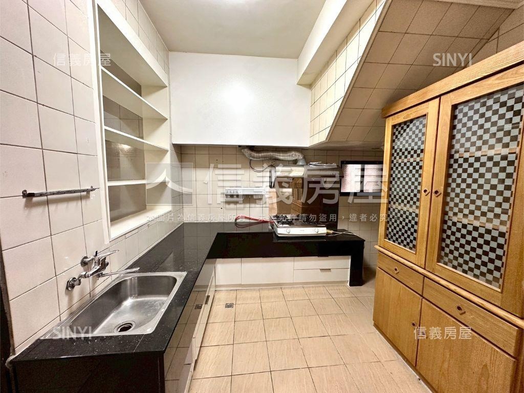 二重｜裝潢美透天房屋室內格局與周邊環境