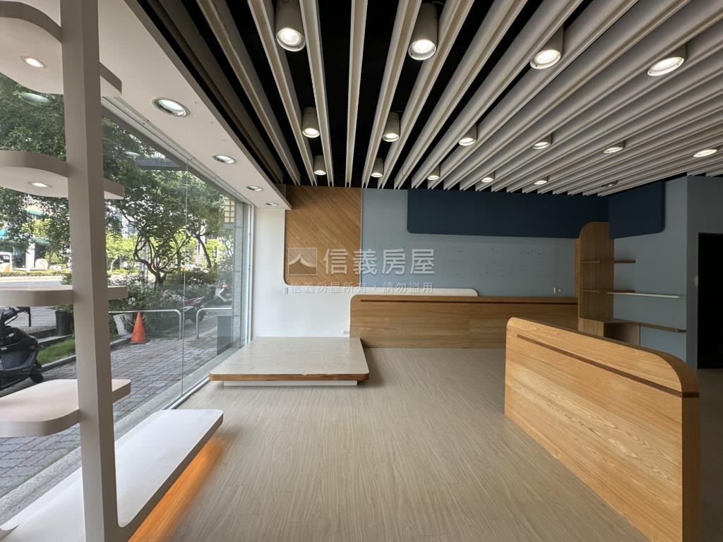 新板特區稀有店面房屋室內格局與周邊環境