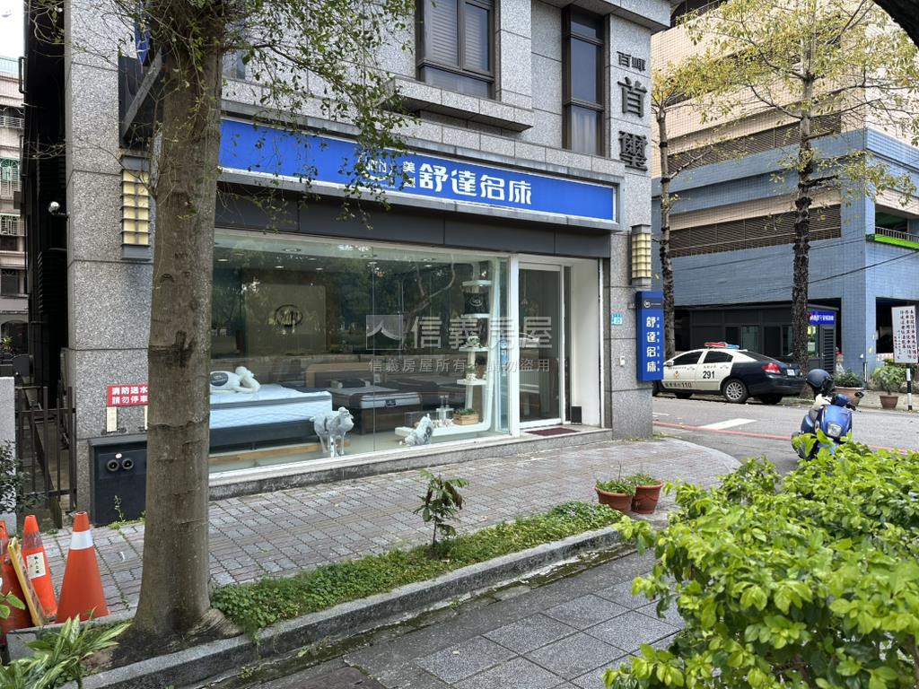 新板特區稀有店面房屋室內格局與周邊環境
