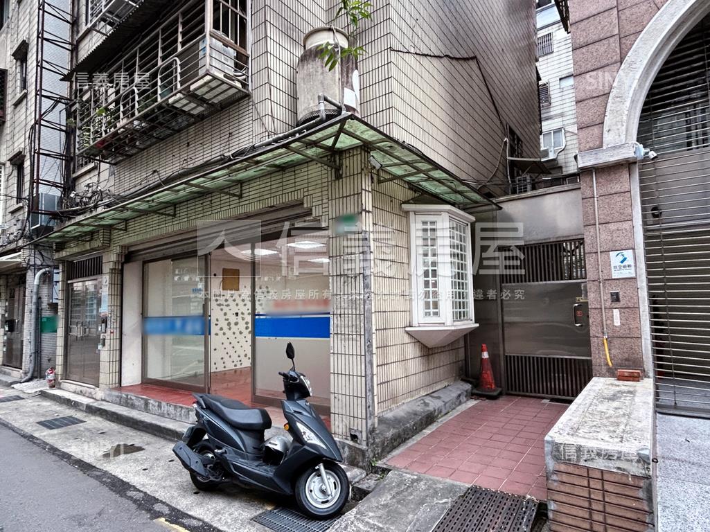 具未來潛力仁愛圓環旁店面房屋室內格局與周邊環境